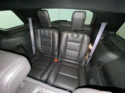 Used 2014 Ford Explorer XLT w/ Equipment Group 202A image 30