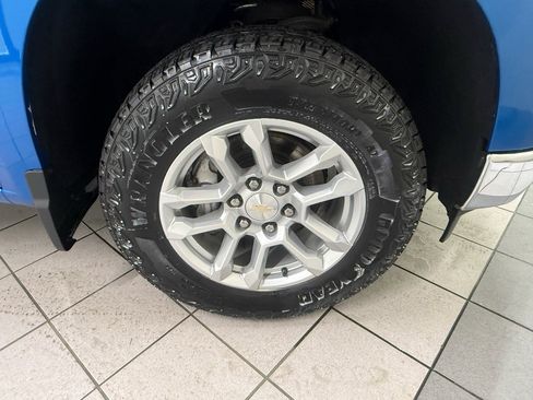 Used 2023 Chevrolet Silverado 1500 LT AWD/4WD image 14
