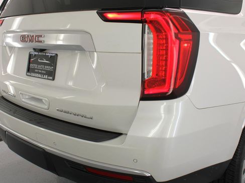 Used 2021 GMC Yukon Denali w/ Denali Premium Package image 23