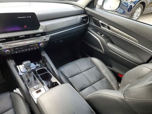 Used 2024 Kia Telluride EX w/ EX Captain's Chair Package FWD image 13