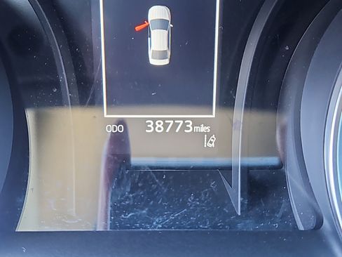 Used 2022 Toyota Camry LE image 6