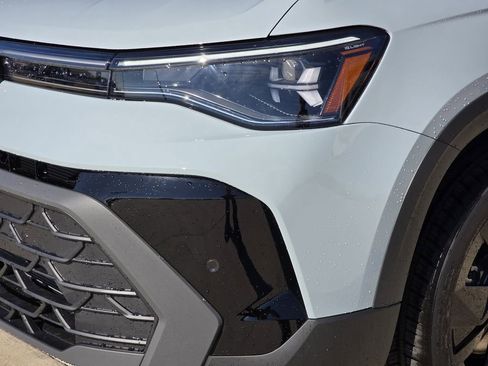 New 2026 Volkswagen Taos SE FWD image 6