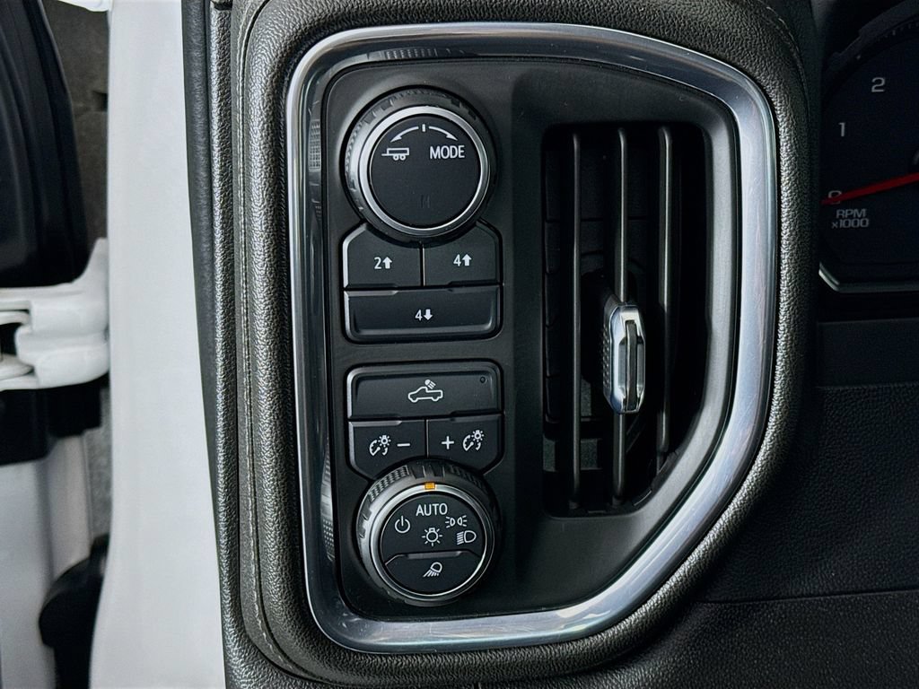 Used 2023 Chevrolet Silverado 2500 LT AWD/4WD image 10