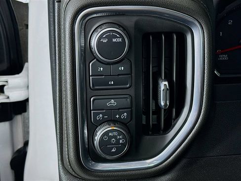 Used 2023 Chevrolet Silverado 2500 LT AWD/4WD image 10
