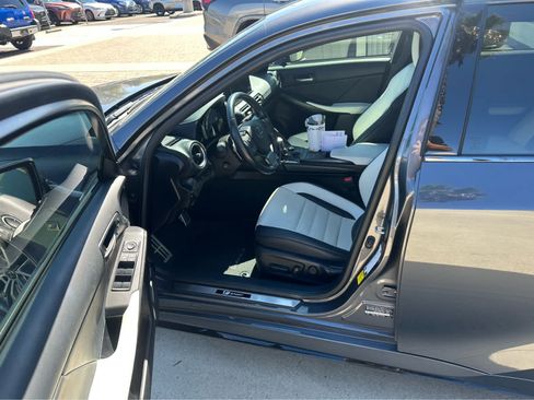Used 2022 Lexus IS 500 RWD image 4