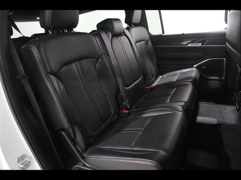 Used 2024 Jeep Wagoneer 4WD w/ Convenience Group I image 19