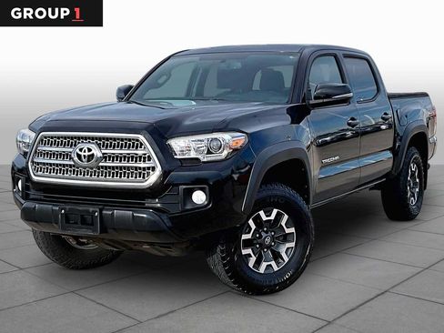Used 2017 Toyota Tacoma TRD Off-Road w/ Tow Package AWD/4WD image 1