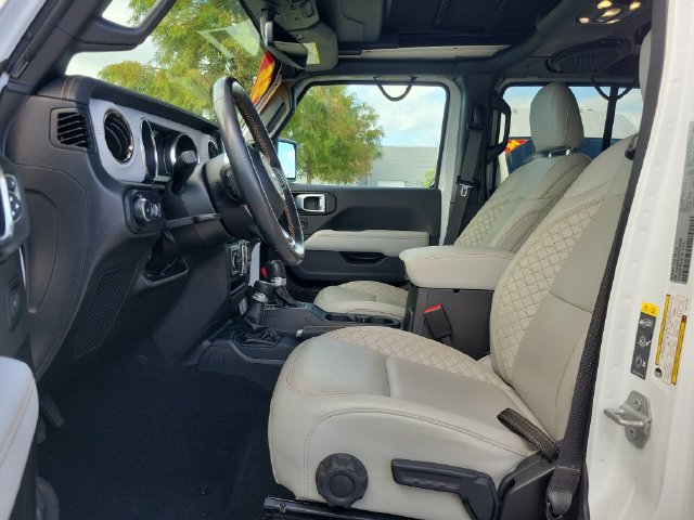 Used 2022 Jeep Wrangler Unlimited Sahara AWD/4WD image 30