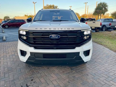 Used 2025 Ford Expedition Active image 9