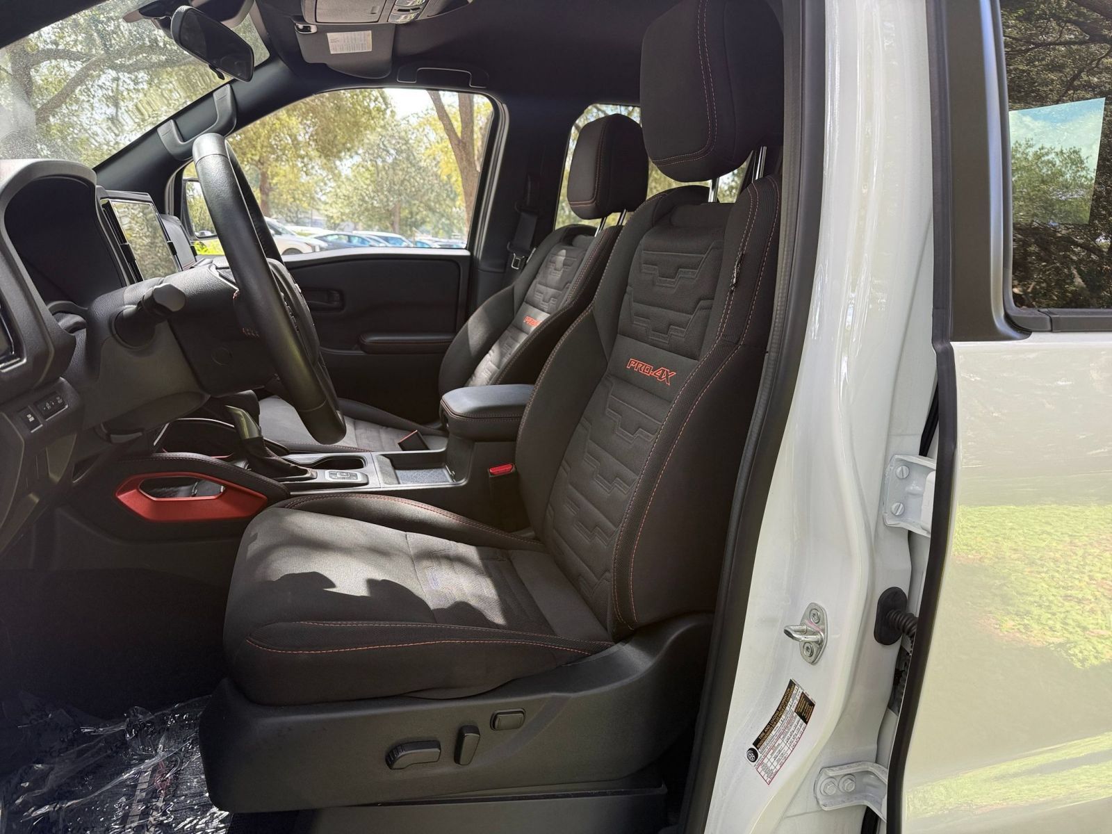 Used 2026 Nissan Frontier PRO-4X AWD/4WD image 32