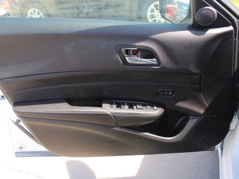 Used 2017 Acura ILX image 11