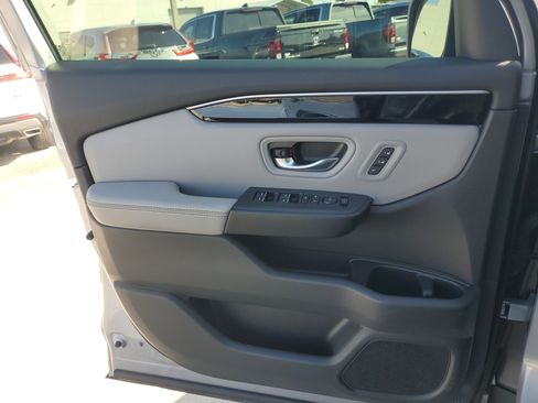 Used 2024 Honda Pilot EX-L image 23