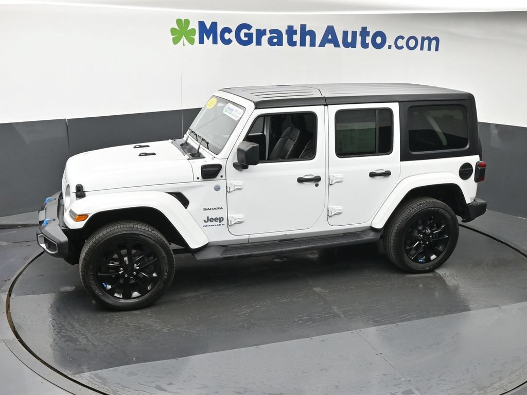 Used 2023 Jeep Wrangler Unlimited Sahara w/ Cold Weather Group AWD/4WD image 21