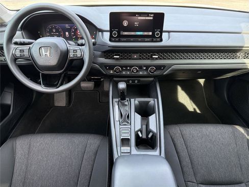 Used 2025 Honda Accord SE image 9