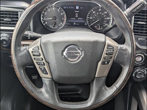Used 2021 Nissan Titan Platinum Reserve w/ Moonroof Package AWD/4WD image 28