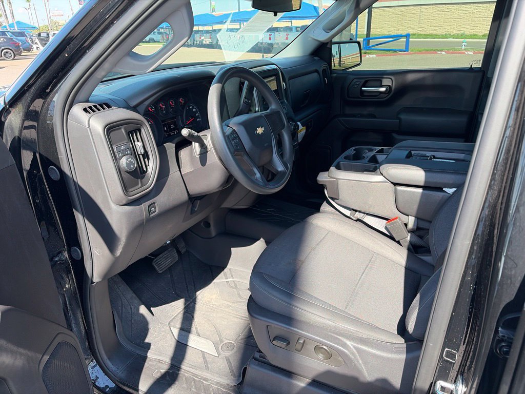 Used 2024 Chevrolet Silverado 1500 Custom w/ Turbomax Blackout Package RWD image 8