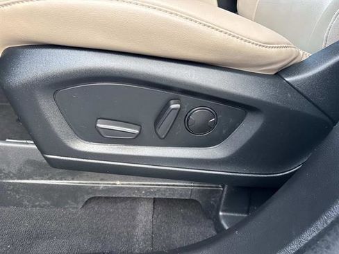 Used 2023 Ford Explorer XLT w/ Equipment Group 202A image 11