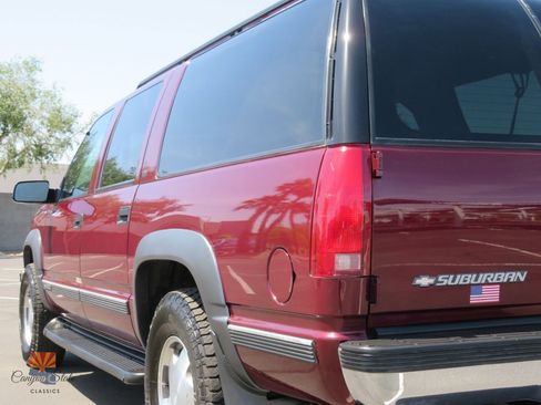 Used 1999 Chevrolet Suburban 4WD w/ Preferred Equipment Group 3 image 27