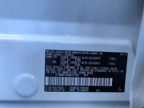 Used 2019 Toyota RAV4 LE w/ Carpet Mat Package AWD/4WD image 33