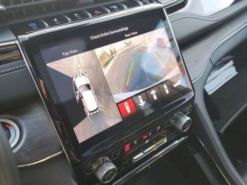 Used 2022 Jeep Grand Cherokee Overland w/ Advanced Protech Group III image 21