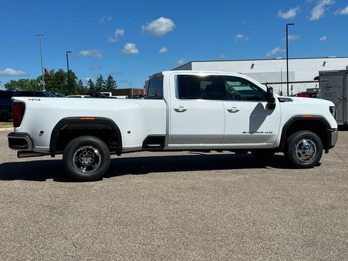 New 2026 GMC Sierra 3500 SLE w/ SLE Value Package AWD/4WD image 47