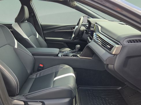 Used 2026 Toyota Camry SE FWD image 17