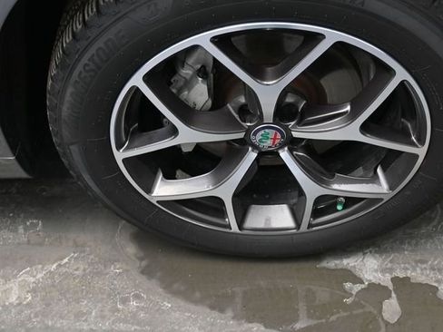 Used 2020 Alfa Romeo Stelvio Ti image 29