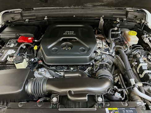 Used 2019 Jeep Wrangler Unlimited Sport S AWD/4WD image 34