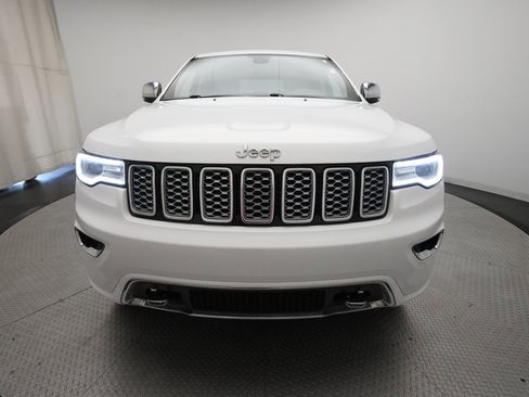 Used 2018 Jeep Grand Cherokee Overland AWD/4WD image 11