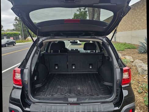 Used 2019 Subaru Outback 2.5i Premium image 16