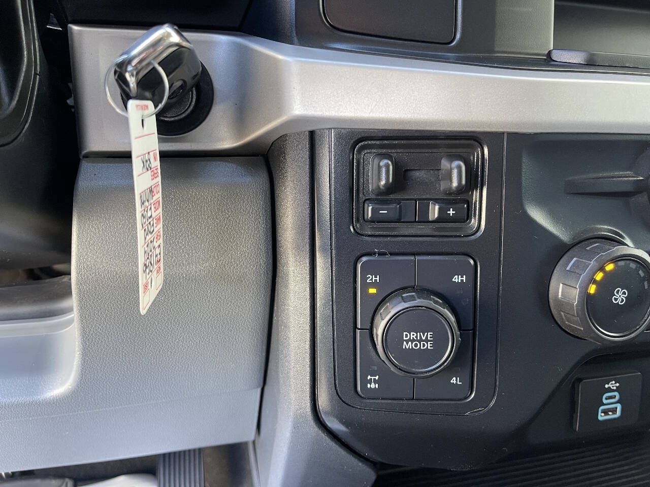 Used 2024 Ford F250 XLT w/ FX4 Off-Road Package AWD/4WD image 21