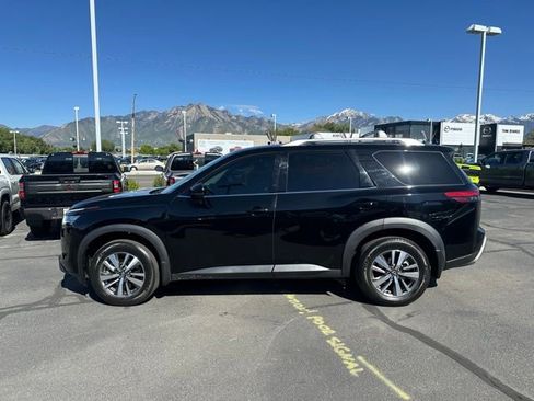 Used 2024 Nissan Pathfinder SL AWD/4WD image 7