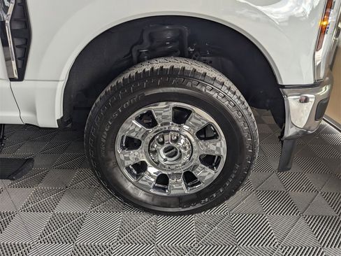 Used 2024 Ford F250 Lariat w/ Chrome Package image 15