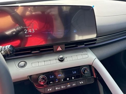 New 2025 Hyundai Elantra Limited w/ Cargo Package FWD image 31