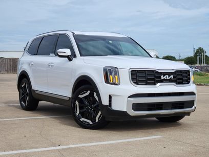 Used 2024 Kia Telluride S w/ S Sunroof Package