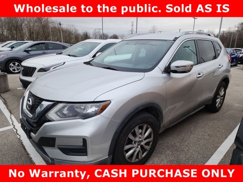 Used 2017 Nissan Rogue SV image 4