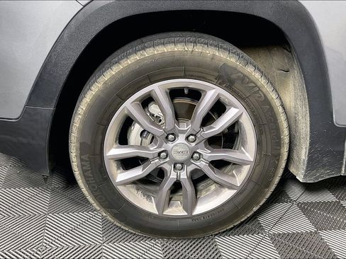 Used 2023 GMC Terrain SLT AWD/4WD image 10