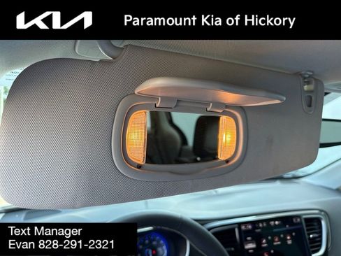 Used 2024 Chrysler Pacifica Touring-L FWD image 30