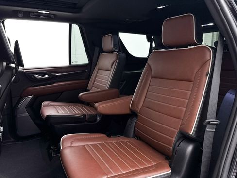 Used 2024 GMC Yukon Denali Ultimate AWD/4WD image 36