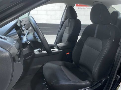 Used 2024 Nissan Sentra SV FWD image 11