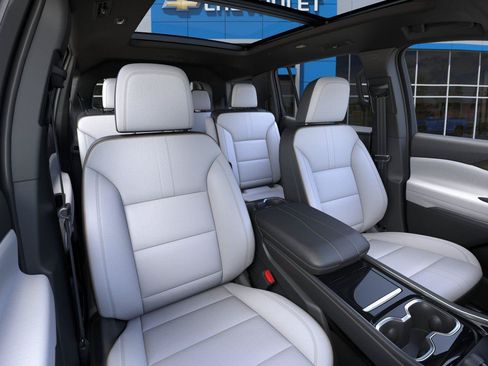 New 2026 Chevrolet Traverse High Country w/ LPO, Floor Liner Package FWD image 16