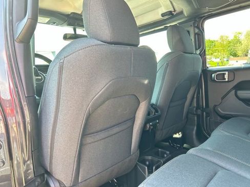 Used 2026 Jeep Wrangler Unlimited Sport AWD/4WD image 15