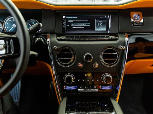 Certified 2024 Rolls-Royce Cullinan AWD/4WD image 45