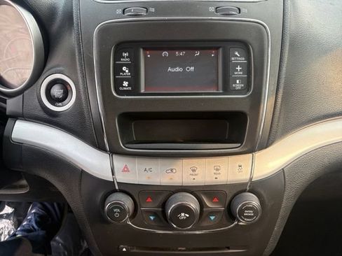Used 2017 Dodge Journey SE w/ Flexible Seating Group FWD image 31