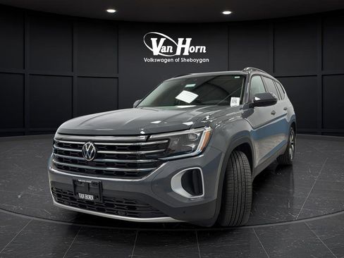 Used 2025 Volkswagen Atlas SE w/ Panoramic Sunroof Package AWD/4WD image 3