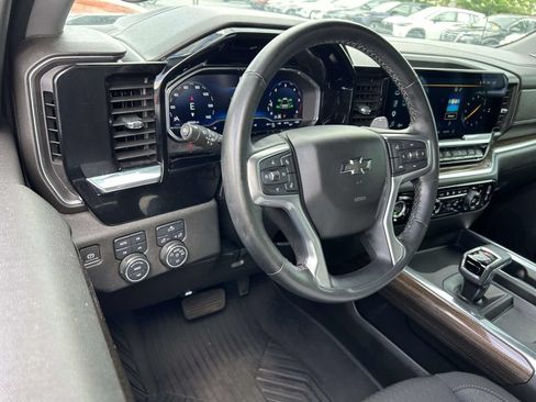 Used 2023 Chevrolet Silverado 1500 RST AWD/4WD image 15