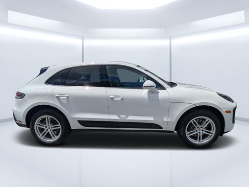 Used 2024 Porsche Macan AWD/4WD image 2