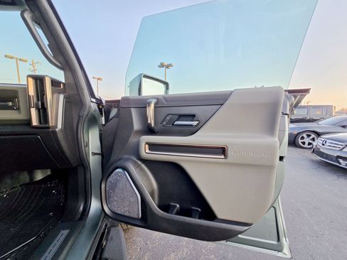 Used 2024 GMC Hummer EV 3X image 25