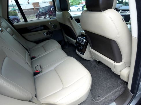 Used 2018 Land Rover Range Rover Supercharged image 10