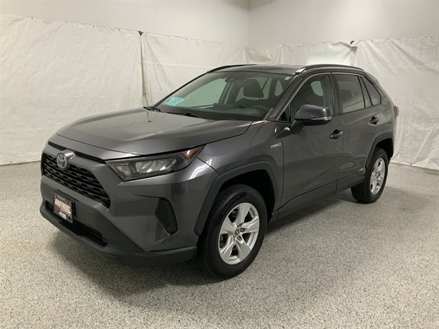 Used 2021 Toyota RAV4 LE AWD/4WD image 2